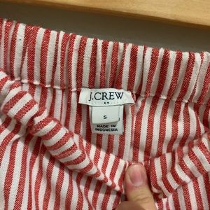 Jcrew skirt size small runs big.
